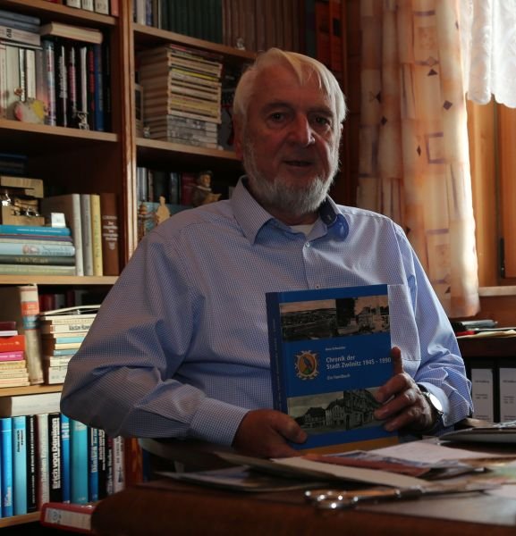 ABGESAGT - Buchpräsentation "Chronik der Stadt Zwönitz 1945 - 1990" durch Uwe Schneider ABGESAGT - Buchpräsentation "Chronik der Stadt Zwönitz 1945 - 1990" durch Uwe Schneider